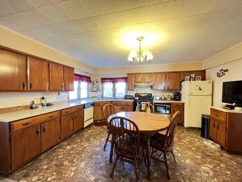 327 Vickery Road Auburn ME 04210