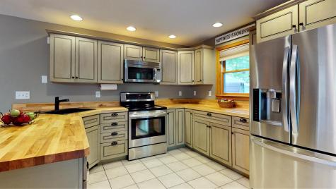 117 Mountain Road Raymond ME 04071