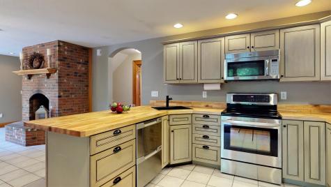 117 Mountain Road Raymond ME 04071