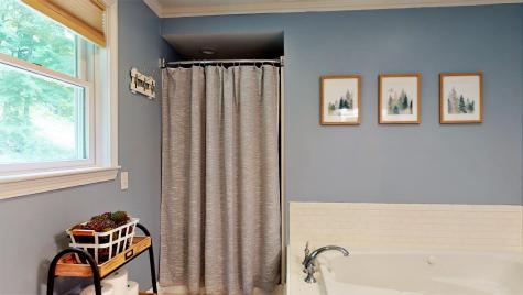 117 Mountain Road Raymond ME 04071