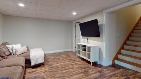 117 Mountain Road Raymond ME 04071