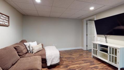 117 Mountain Road Raymond ME 04071