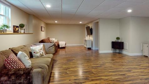 117 Mountain Road Raymond ME 04071