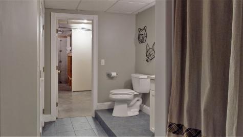 117 Mountain Road Raymond ME 04071