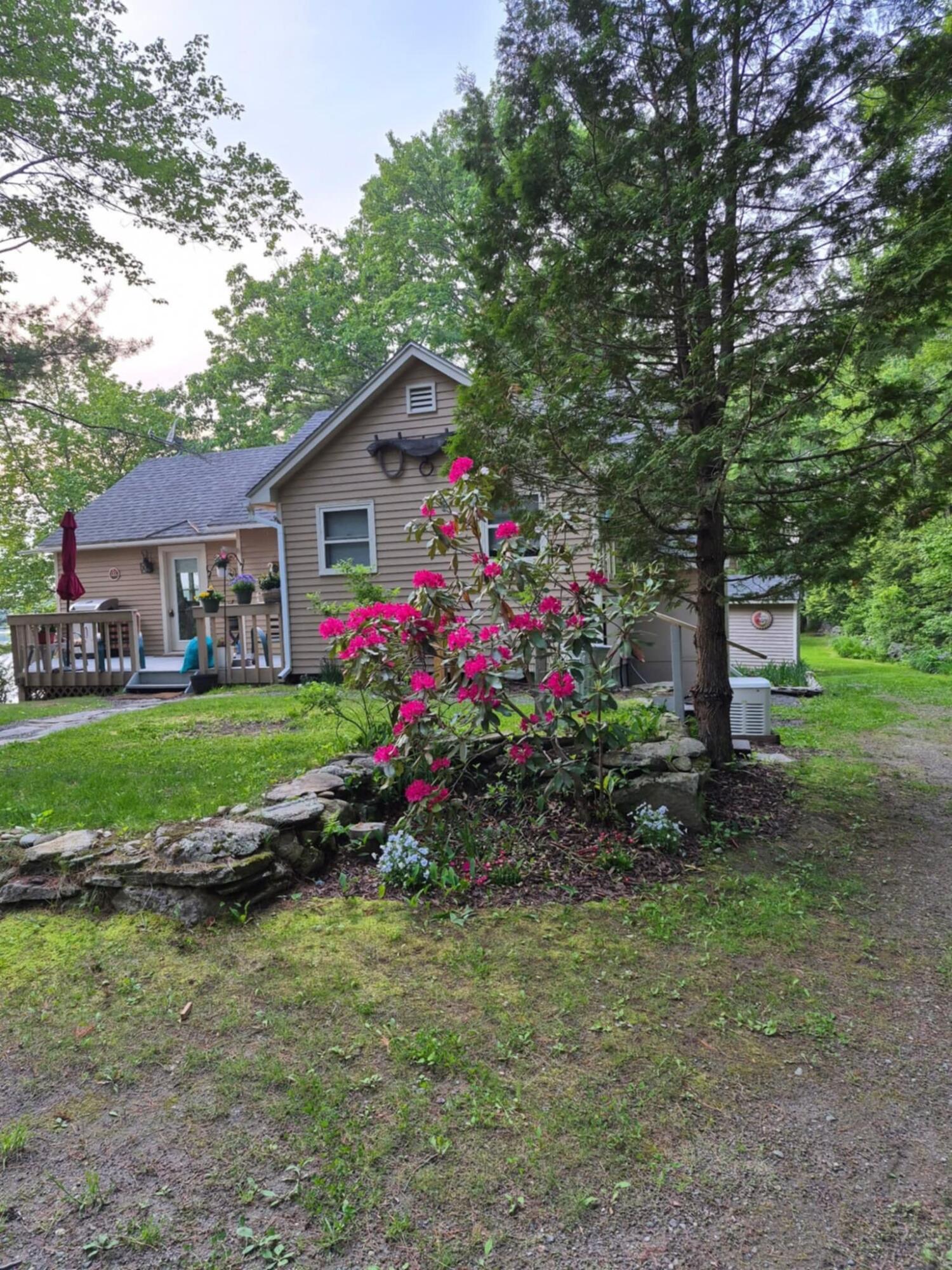 186 Hawes Lane Union ME 04862