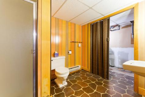 384 Merrow Road Auburn ME 04210