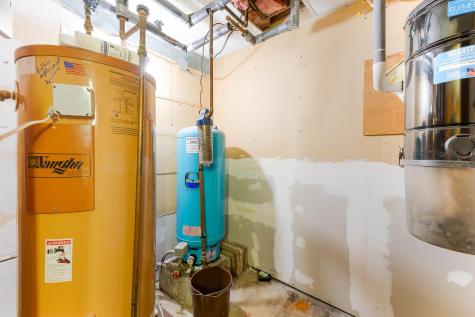 384 Merrow Road Auburn ME 04210