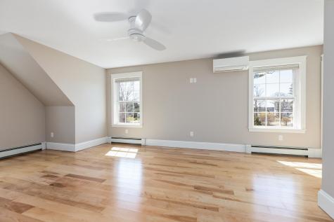 22 Providence Avenue Falmouth ME 04105