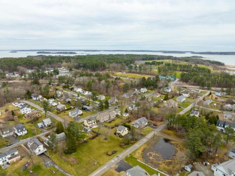 22 Providence Avenue Falmouth ME 04105
