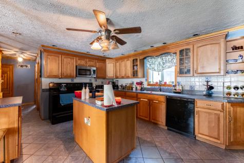 15 Tarr Avenue Lewiston ME 04240