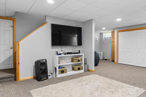 25 Adirondack Drive Hollis ME 04042