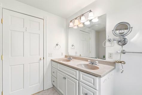 166 E Main Street Yarmouth ME 04096