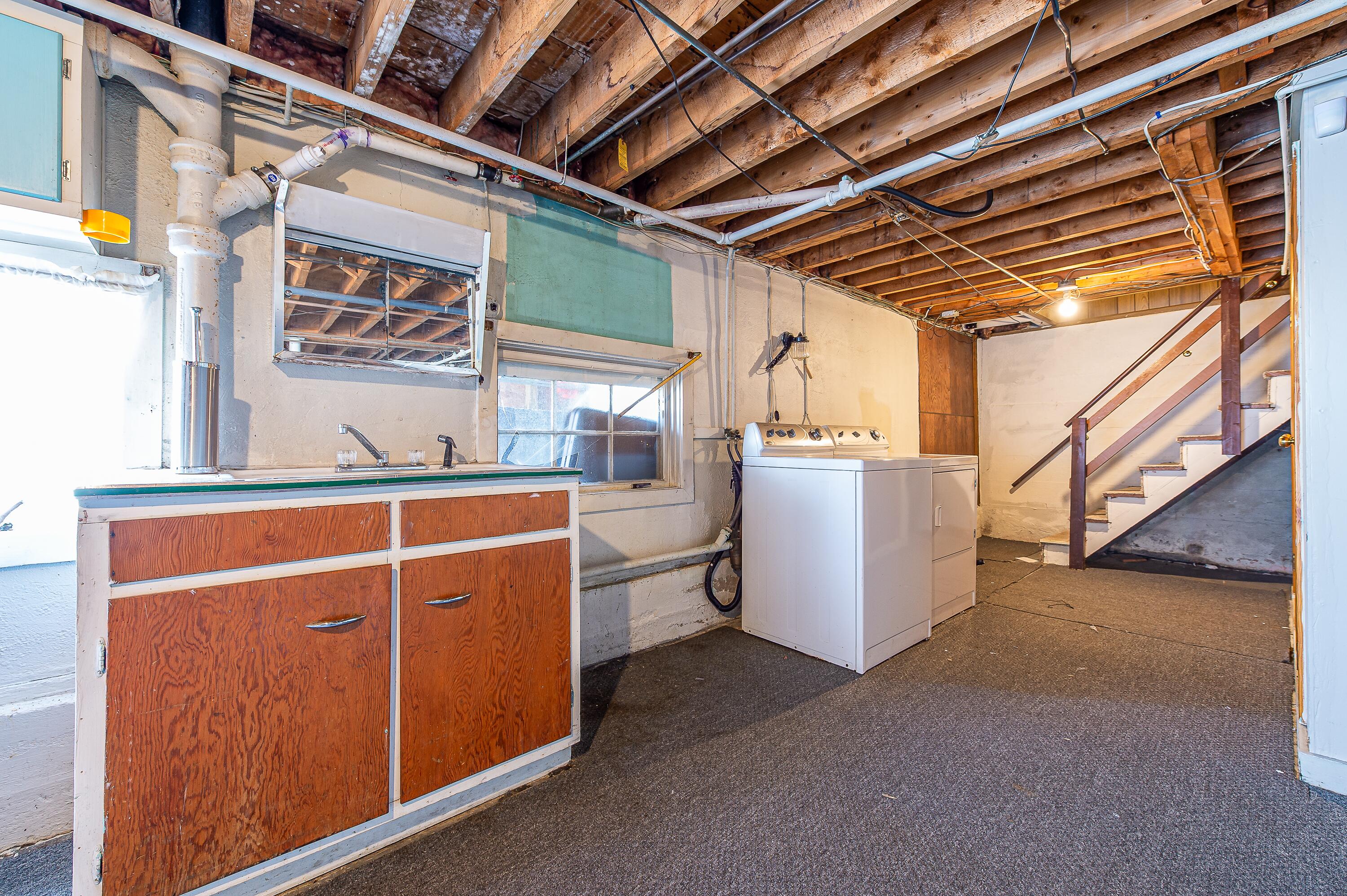 24 Highland Avenue Lewiston ME 04240