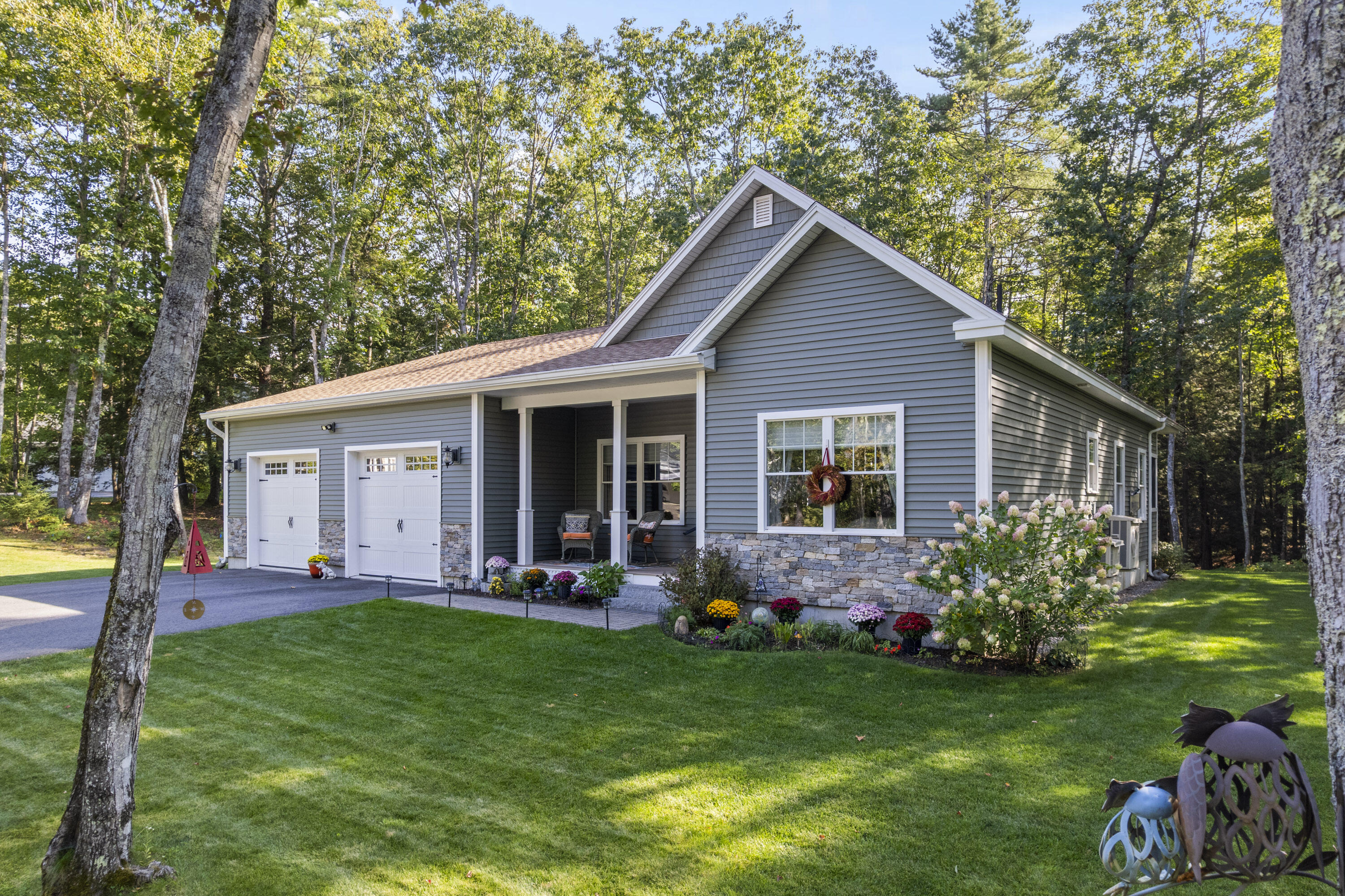 55 Somerset Place Topsham ME 04086