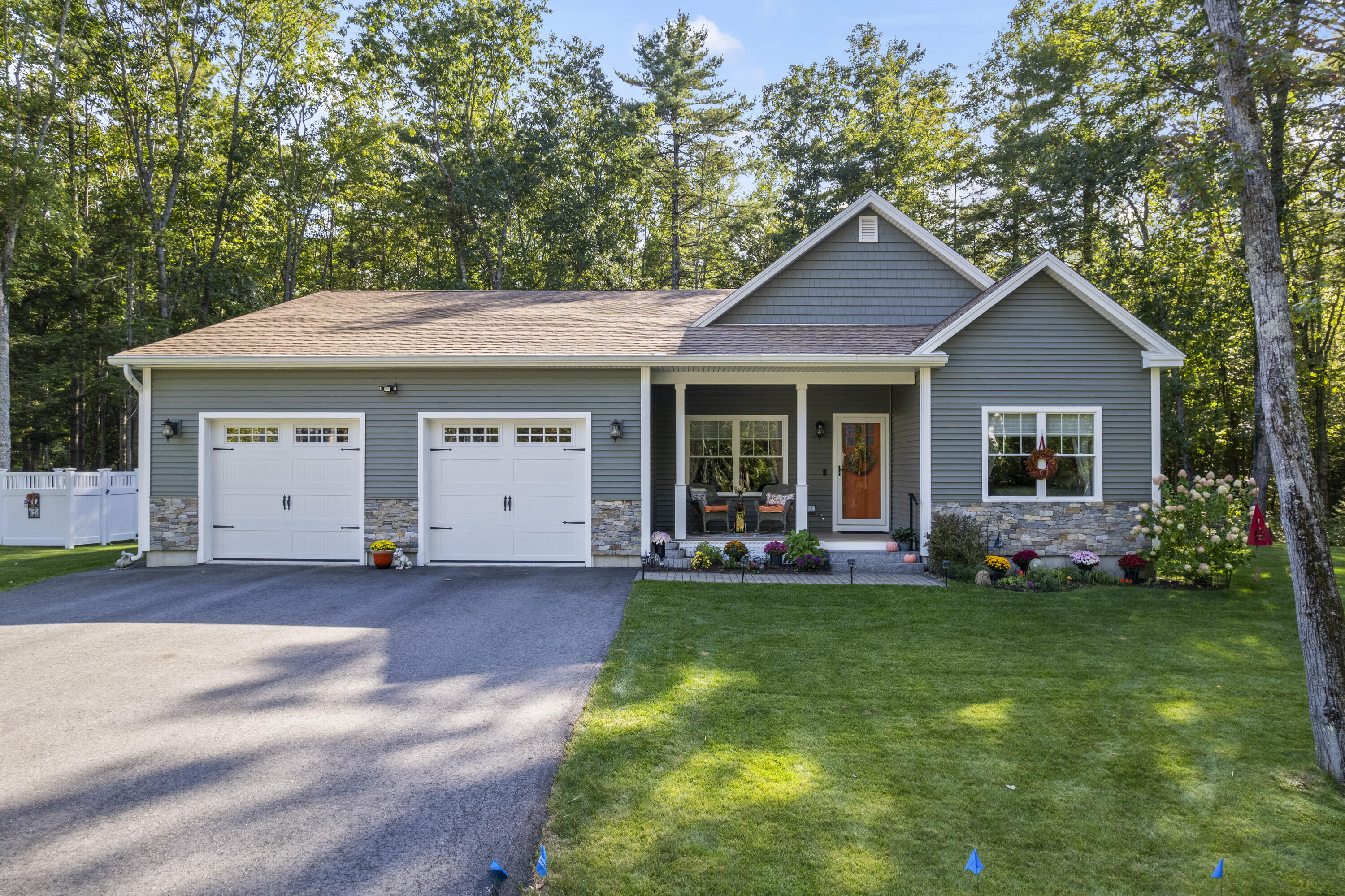 55 Somerset Place Topsham ME 04086