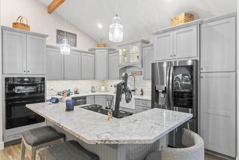 55 Somerset Place Topsham ME 04086