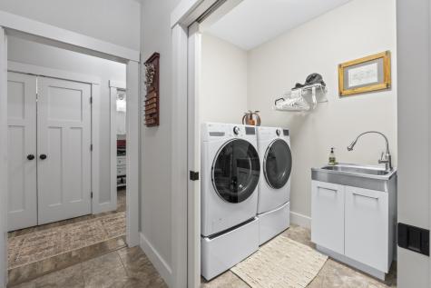 55 Somerset Place Topsham ME 04086