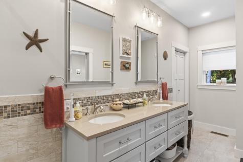 55 Somerset Place Topsham ME 04086