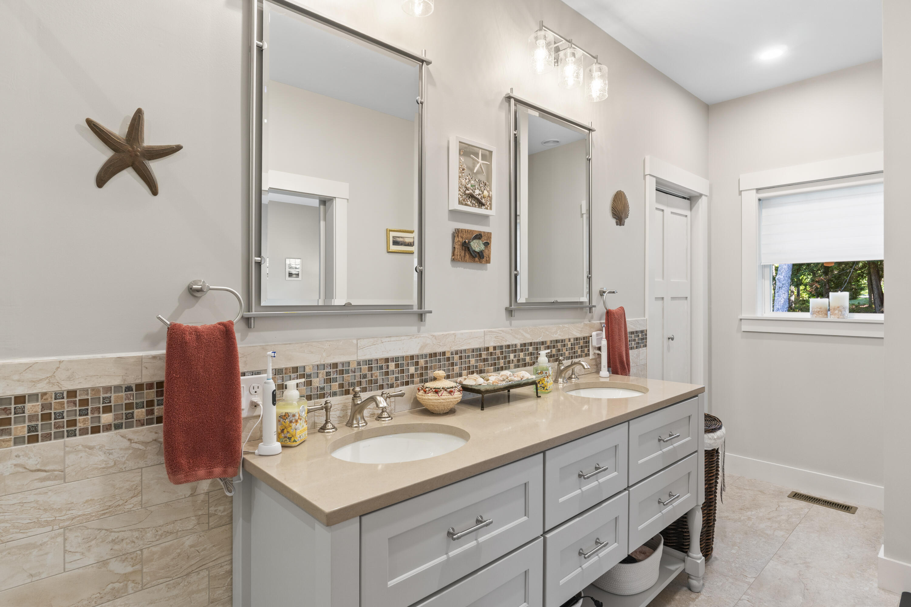 55 Somerset Place Topsham ME 04086