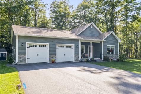55 Somerset Place Topsham ME 04086