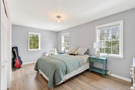 69 Hardy Road Falmouth ME 04105