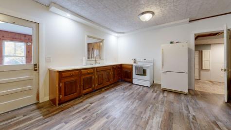 84 School Street Waldoboro ME 04572