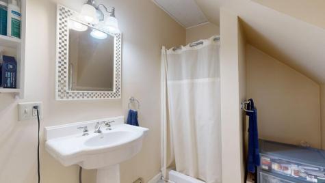 84 School Street Waldoboro ME 04572