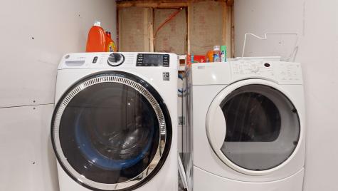 84 School Street Waldoboro ME 04572