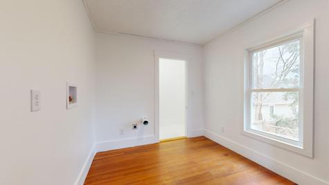 84 School Street Waldoboro ME 04572