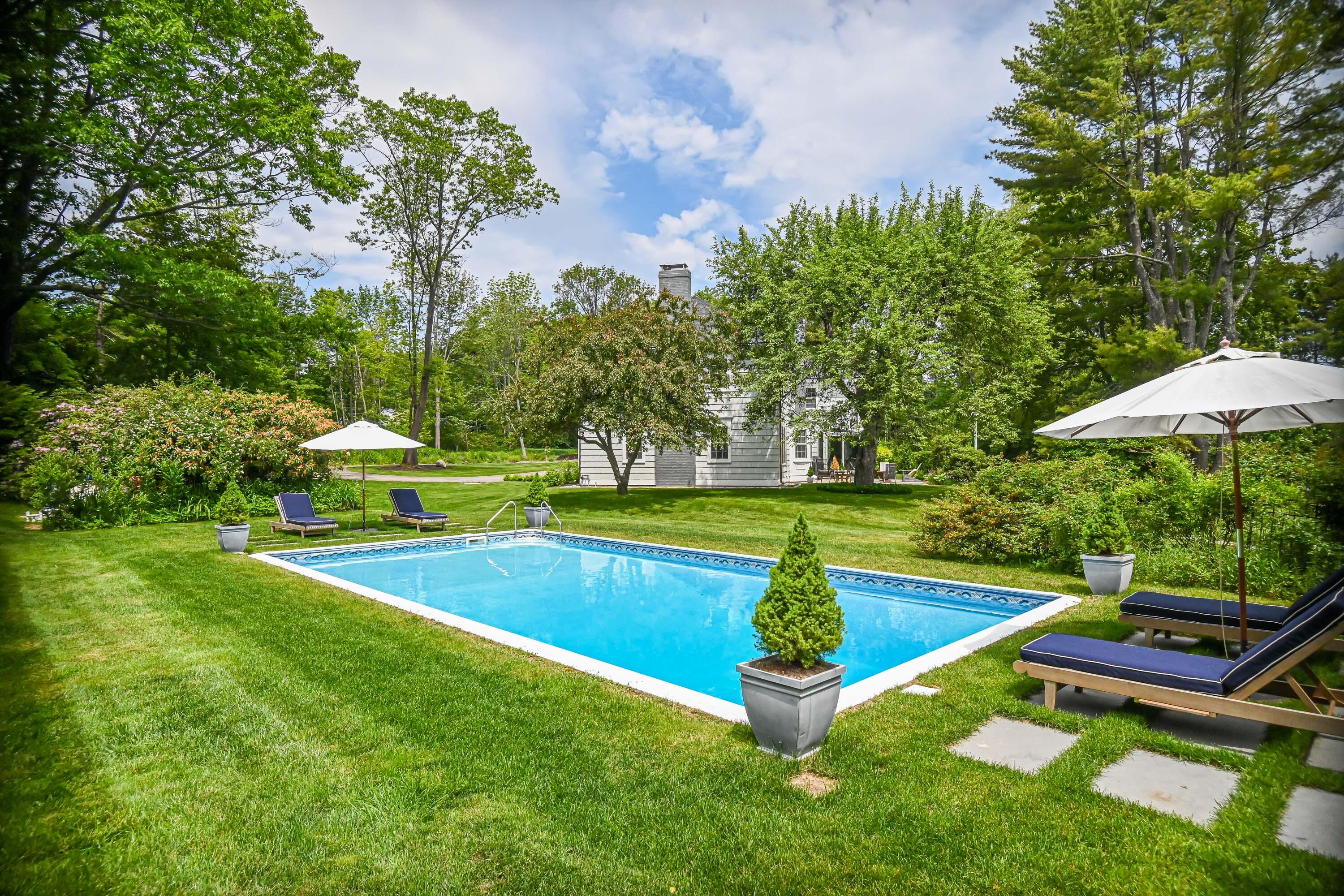 13 Thornhurst Road Falmouth ME 04105