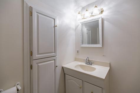 124 Ledgewood Drive Falmouth ME 04105