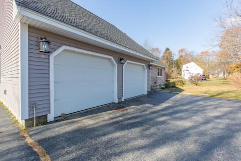 124 Ledgewood Drive Falmouth ME 04105