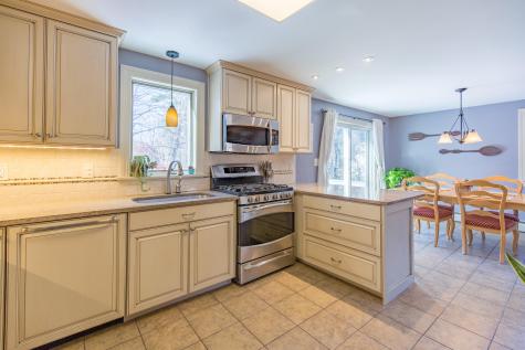 124 Ledgewood Drive Falmouth ME 04105