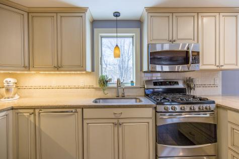 124 Ledgewood Drive Falmouth ME 04105