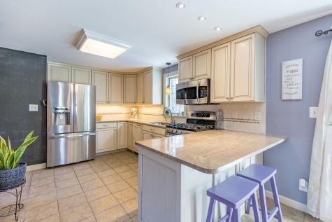 124 Ledgewood Drive Falmouth ME 04105