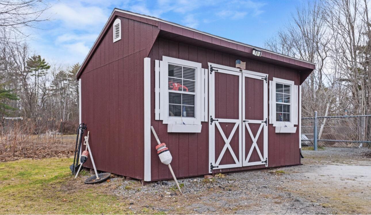 38 Meadow Road Topsham ME 04086