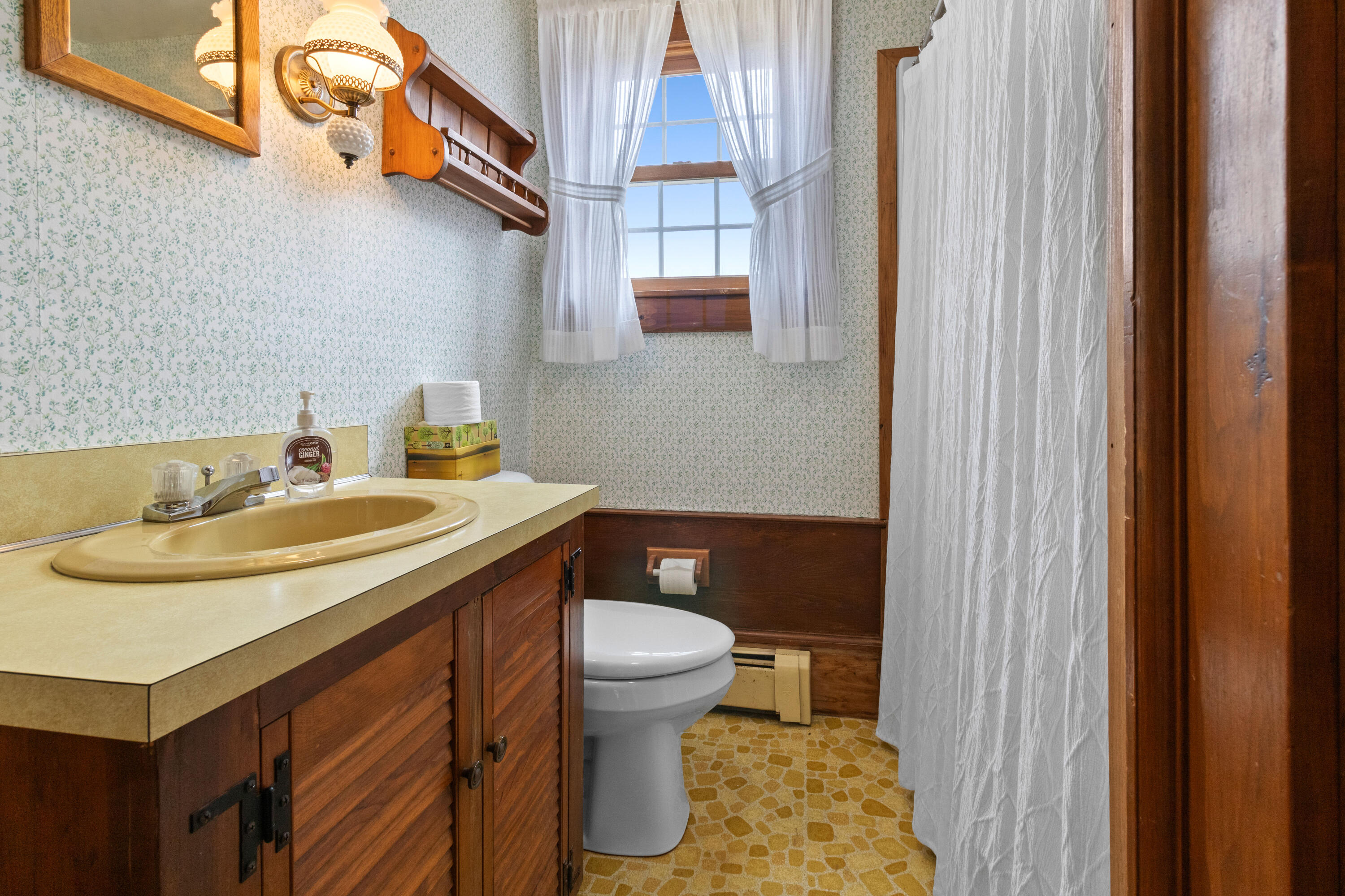 1801 Washington Road Waldoboro ME 04572