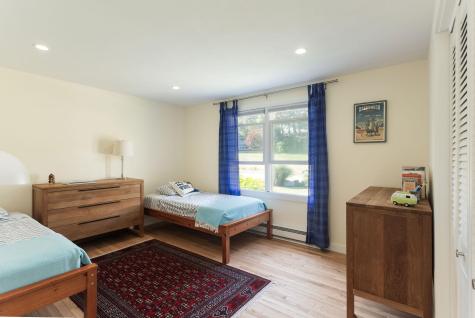 8 Wavecrest Drive York ME 03909