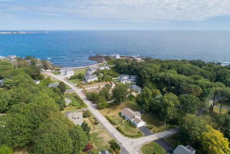 8 Wavecrest Drive York ME 03909