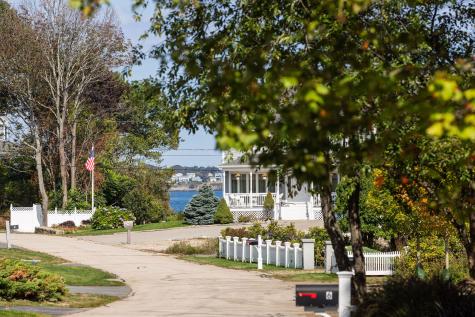 8 Wavecrest Drive York ME 03909