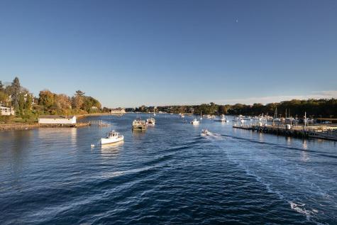 8 Wavecrest Drive York ME 03909