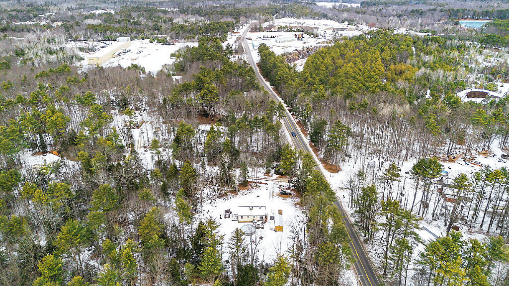 4 Youngs Drive Leeds ME 04263