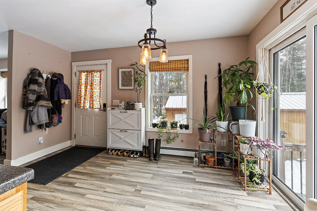 4 Youngs Drive Leeds ME 04263