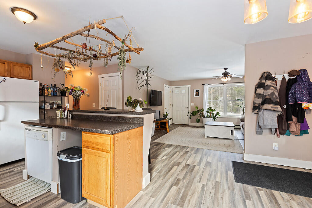 4 Youngs Drive Leeds ME 04263