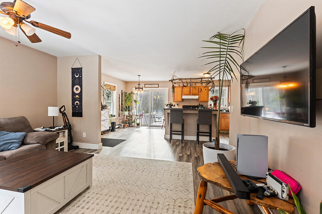 4 Youngs Drive Leeds ME 04263