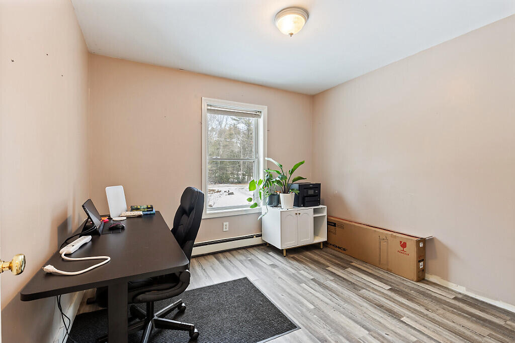 4 Youngs Drive Leeds ME 04263