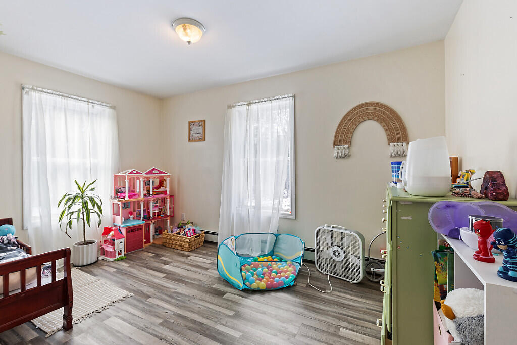 4 Youngs Drive Leeds ME 04263