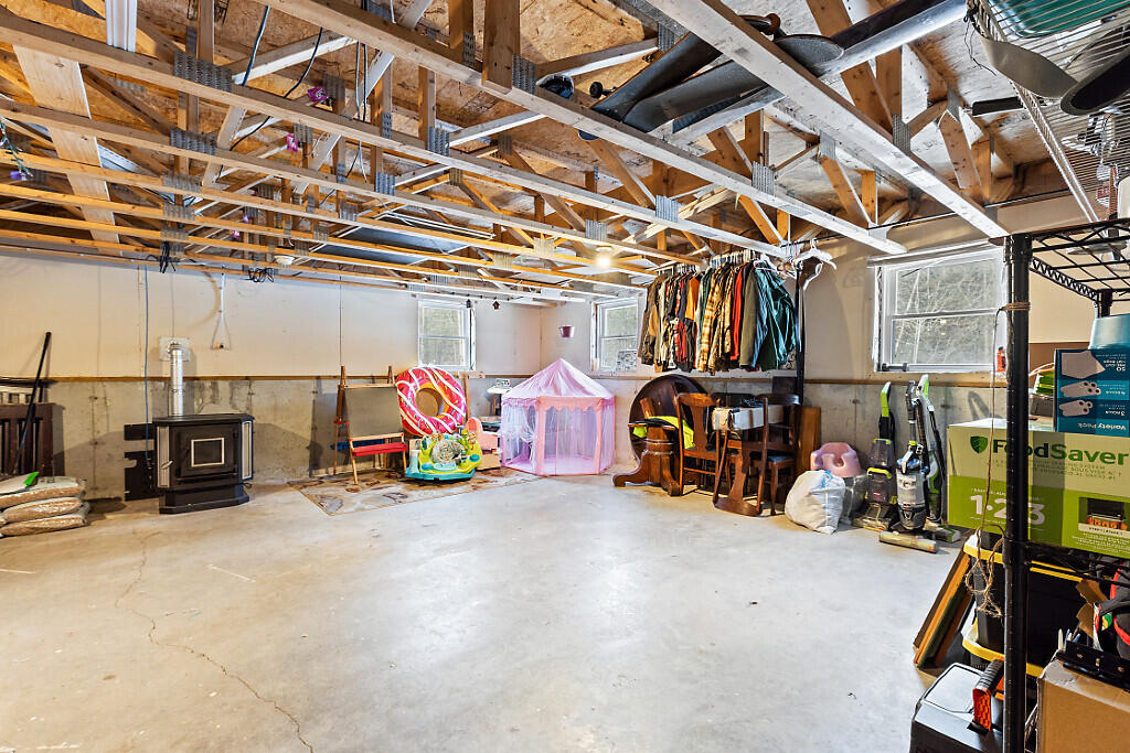 4 Youngs Drive Leeds ME 04263