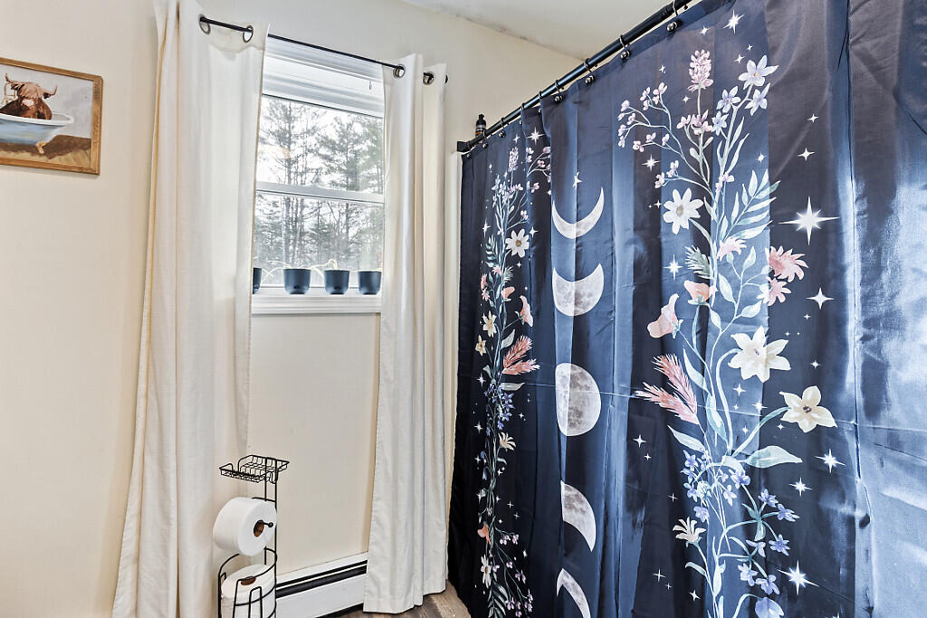 4 Youngs Drive Leeds ME 04263