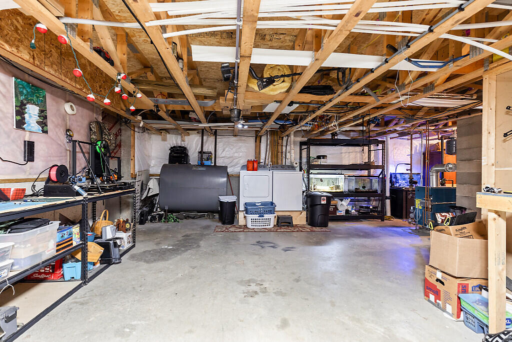 4 Youngs Drive Leeds ME 04263